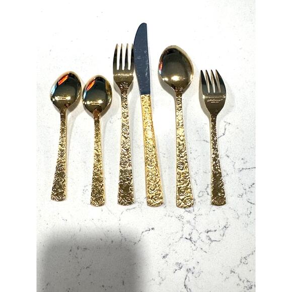 Vintage Cellini Roses Romanesque Golden Plated Flatware 44 Pieces Japan UNUSED - Picture 9 of 12